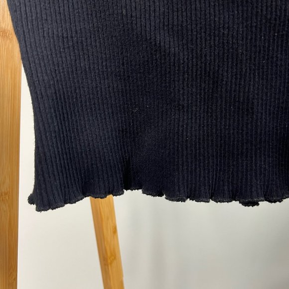 Black Ribbed Crop Top - Picture 4 of 5